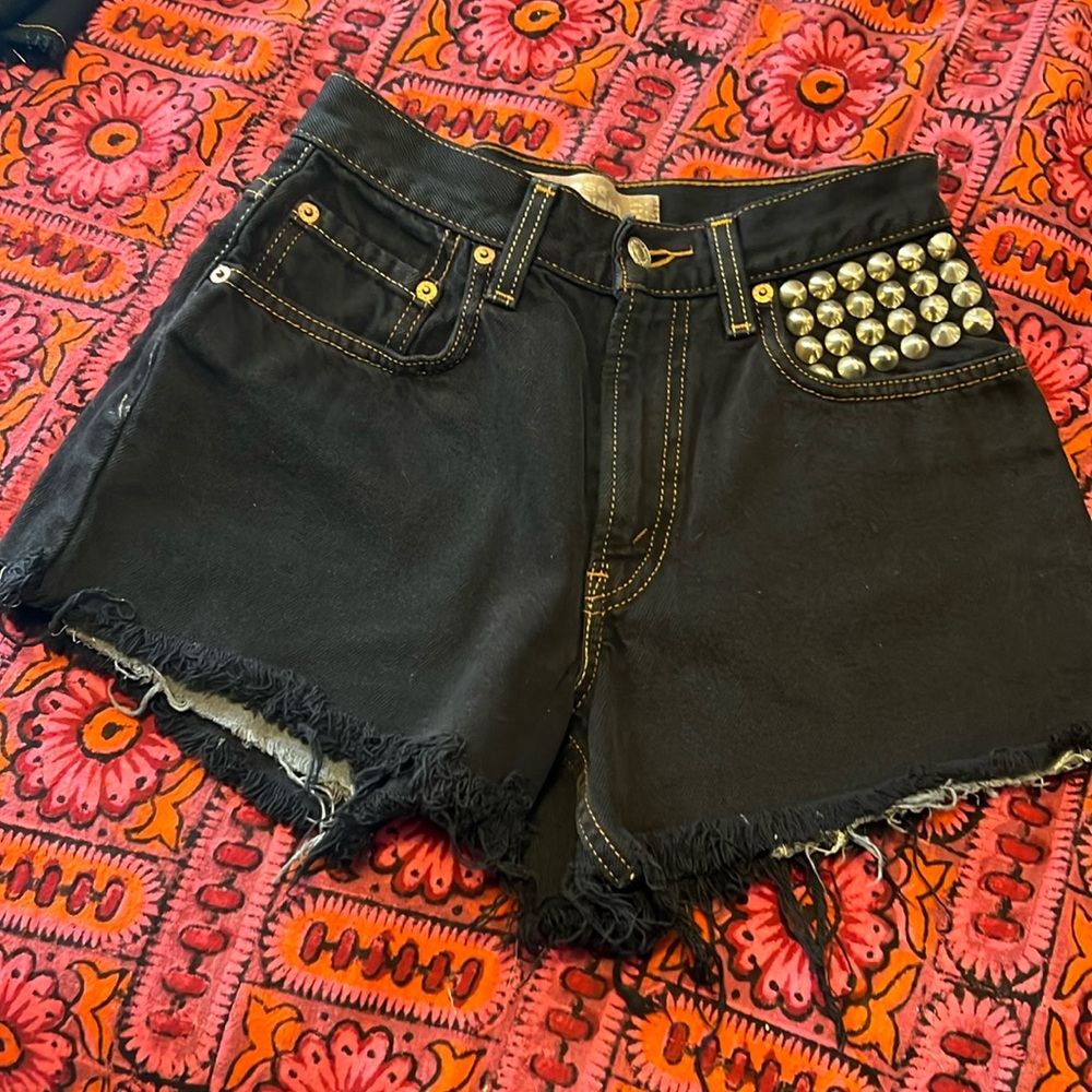 Black Levi cut offs with studs❤️